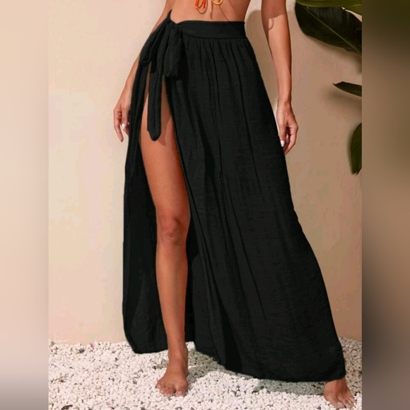 Cover Up Elegant Black Women's Skirt Open Side Size Small. NWOT - Picture 1 of 6